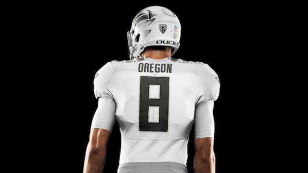 HO14_NFB_NCAA_Oregon_Uniform_439_V2_crop_1_HR_original.jpeg